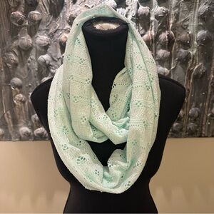⭐️ Ricki's Soft Green Lace Infinity Scarf